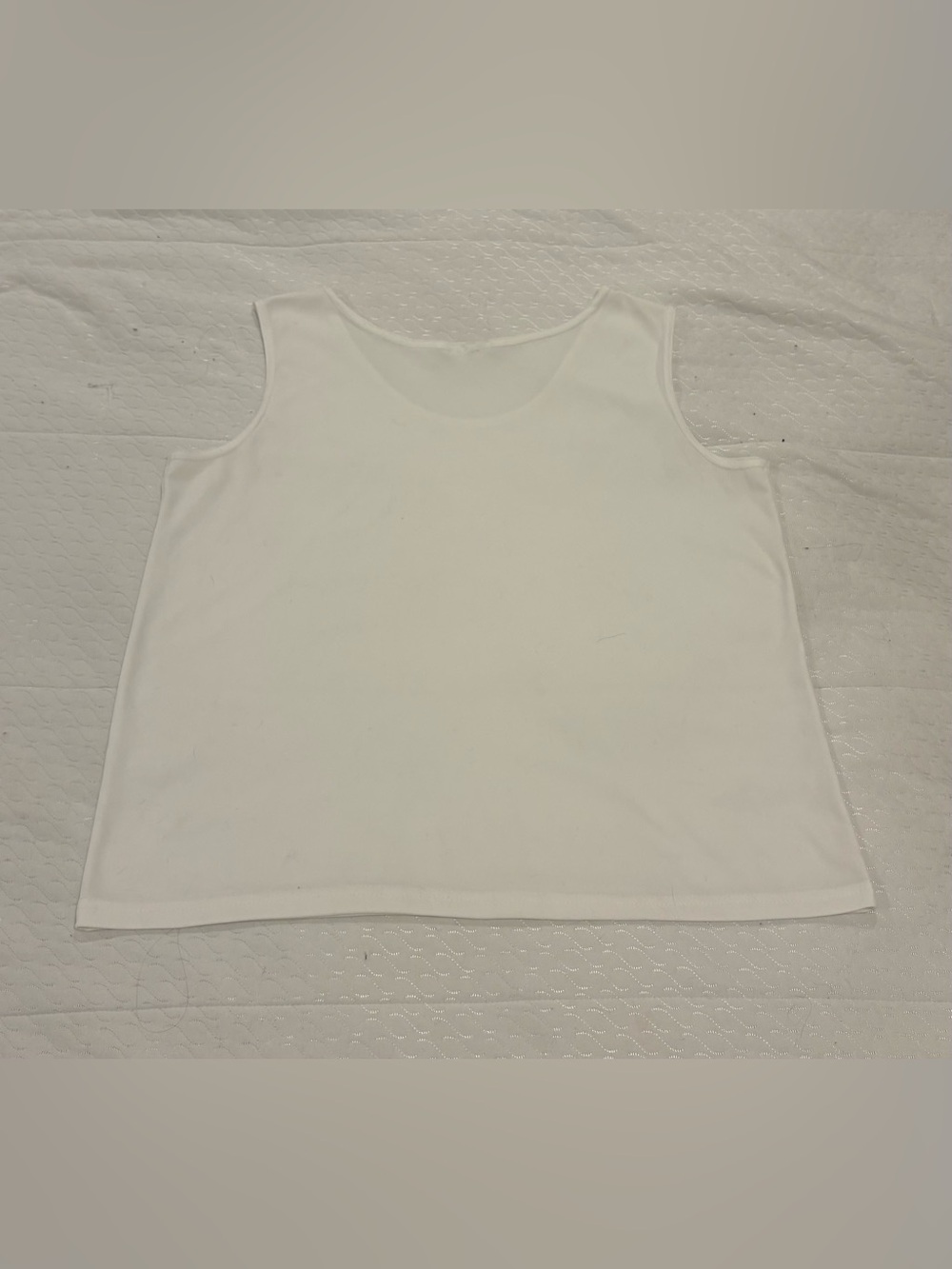 FREE WITH PURCHASE Classic White Scoop Neck Tank Top - Picture 2 of 5